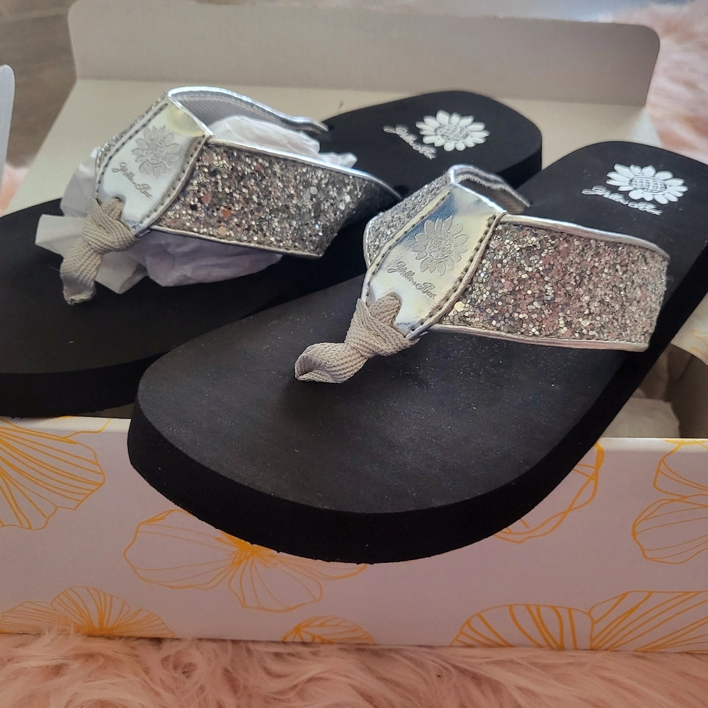 Yellow Box Feliks Silver flip-flops BRAND NEW IN BOX
